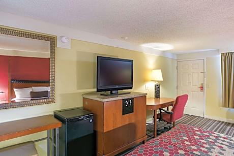 1 King Bed Nonsmoking Accessible