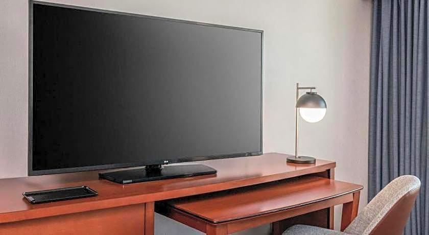 Courtyard by Marriott Hadley Amherst