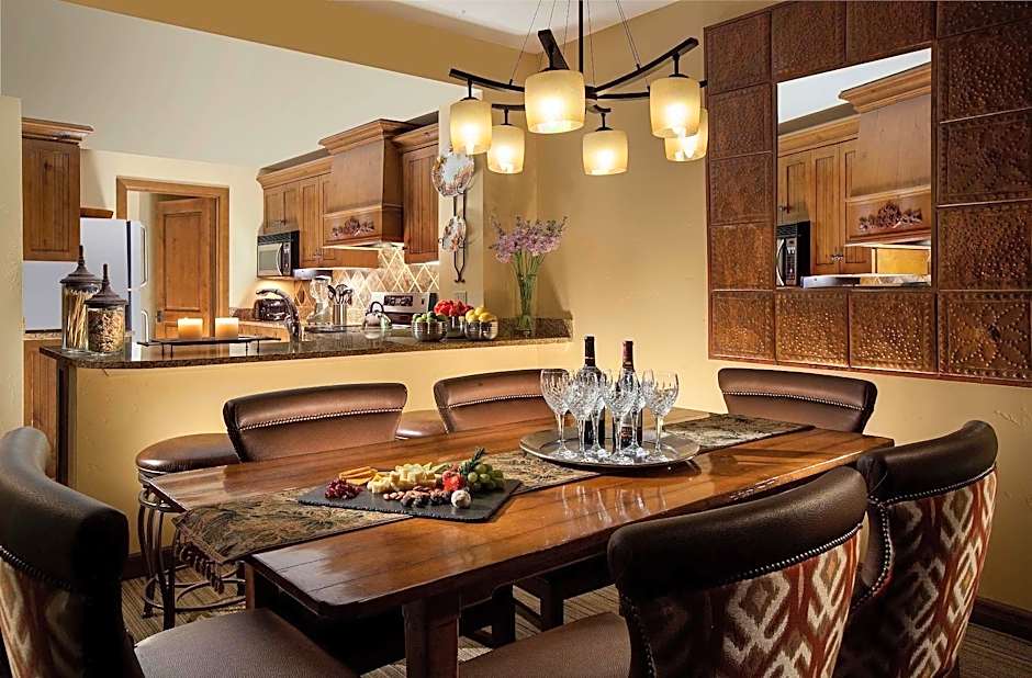 Snake River Lodge & Spa