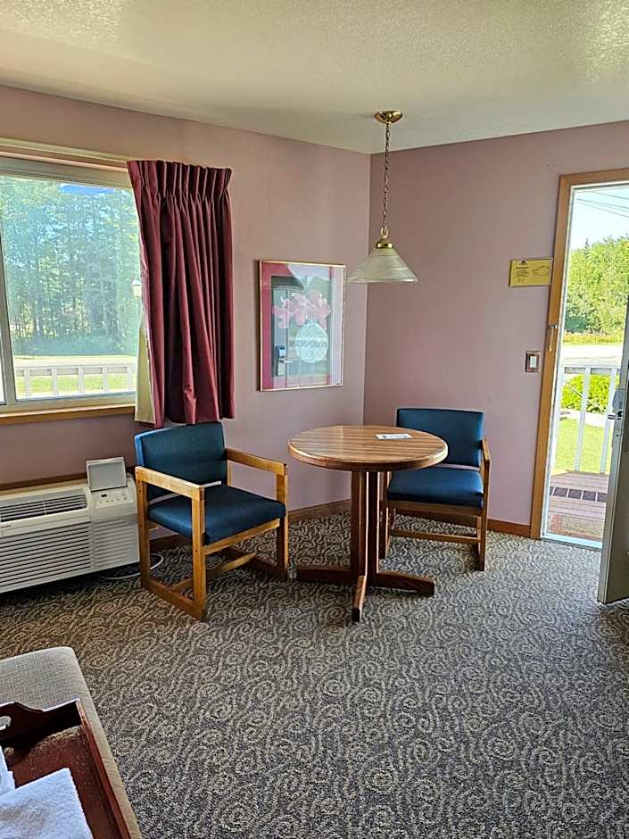 Travelodge by Wyndham Mackinaw City