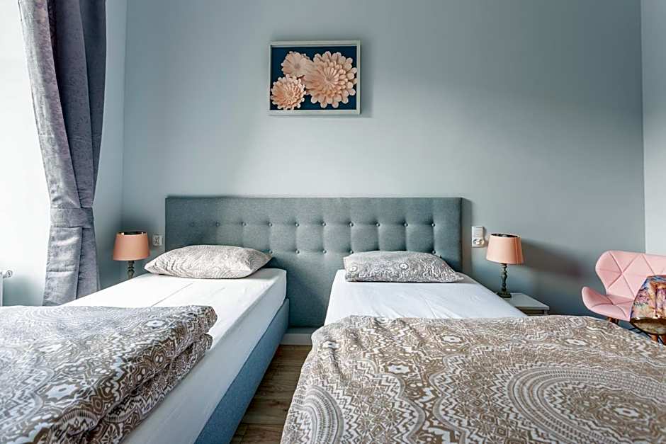 Babel Hostel, Dworzec PKP, Rynek