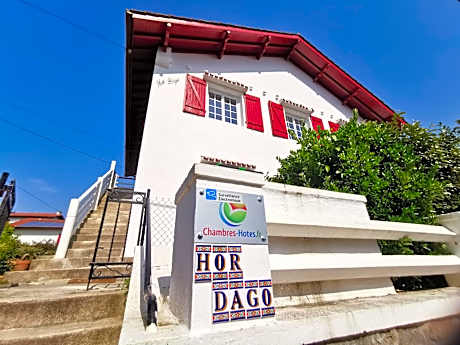 Chambres d'hôtes "HOR DAGO" près de la gare d'Hendaye avec le petit-déjeuner