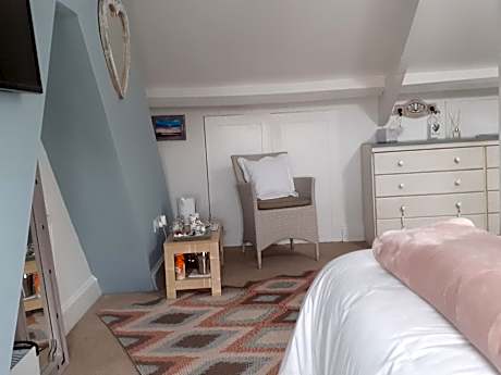 King Room with Separate Private Bathroom