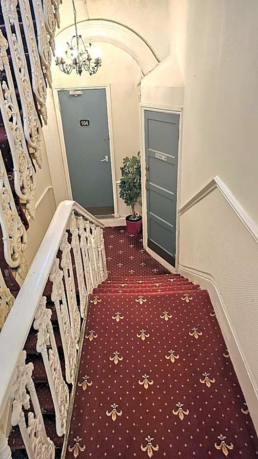 Hyde Park Court Hotel