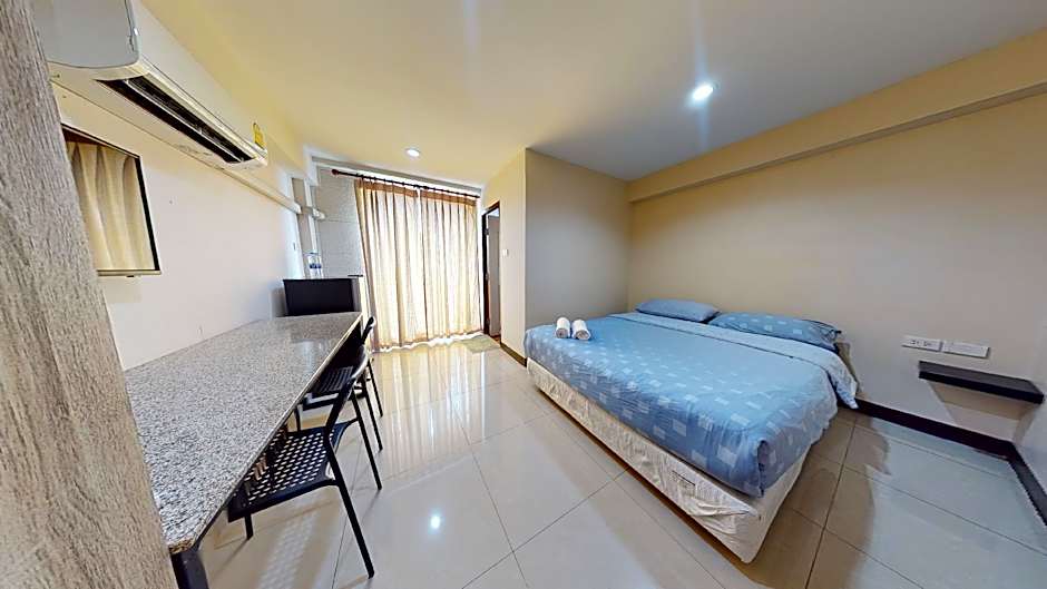 Sea Land View Apartment @ Sriracha