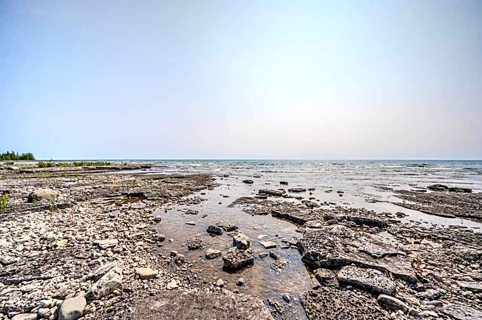 Lands End Private Lakeside Escape