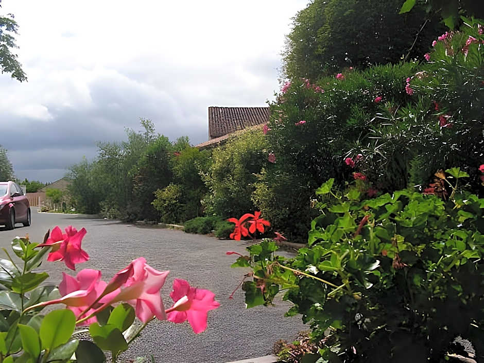 Logis Hotel L'Oliveraie