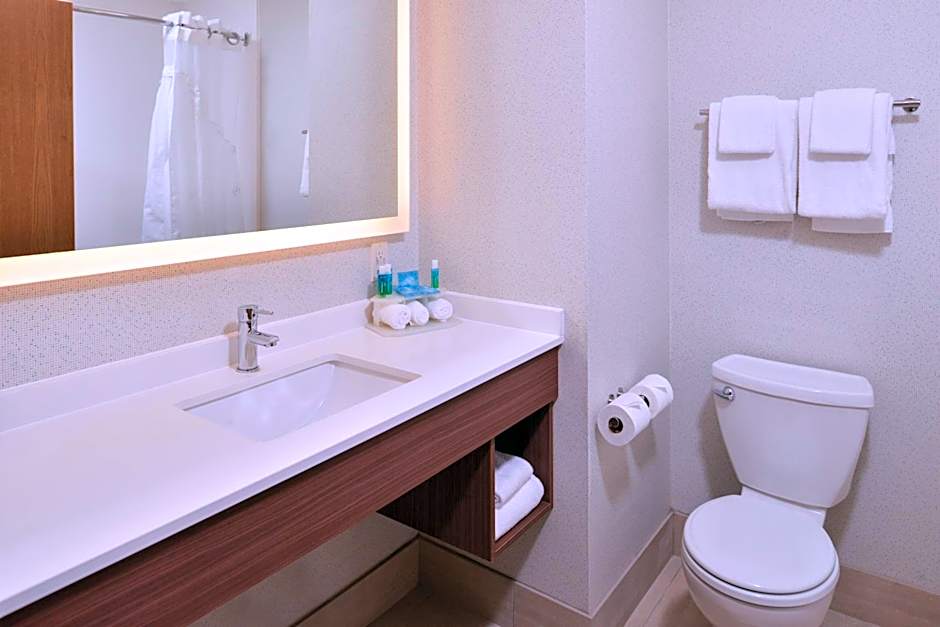 Holiday Inn Express & Suites Lacey  Olympia By IHG