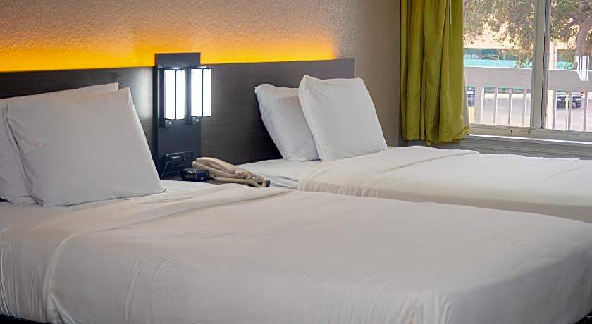 Studio 6 Extended Stay - West Palm Beach, FL