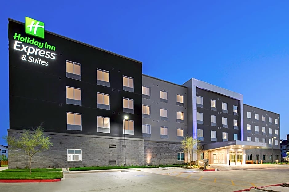 Holiday Inn Express & Suites Lubbock Central - Univ Area by IHG