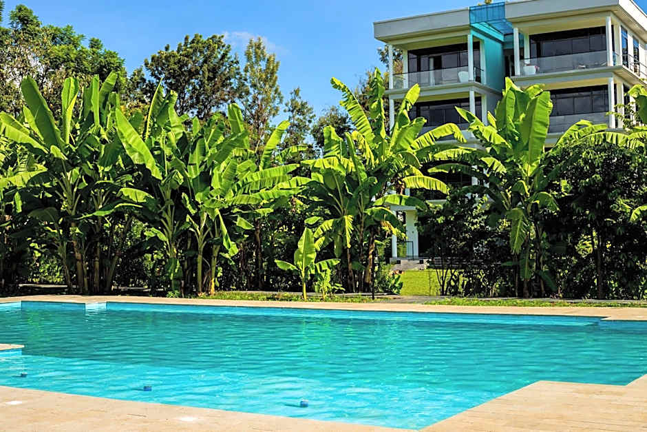 Shose Farmhouse Chalets & Campsite