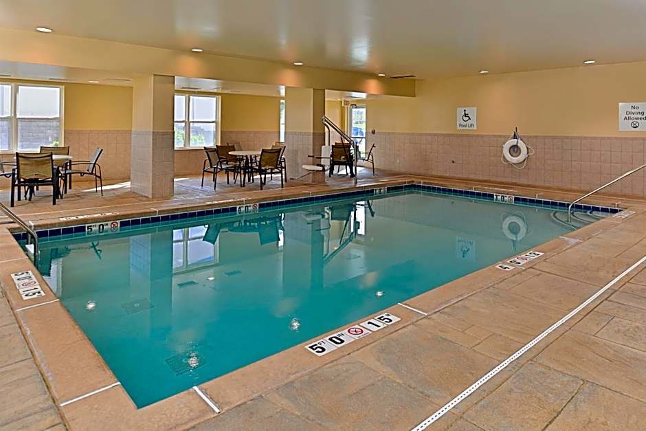 Holiday Inn Express Hotel & Suites St. Louis West-OFallon By IHG