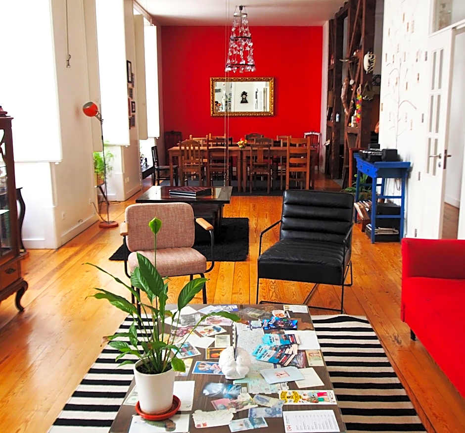 Living Lounge Hostel