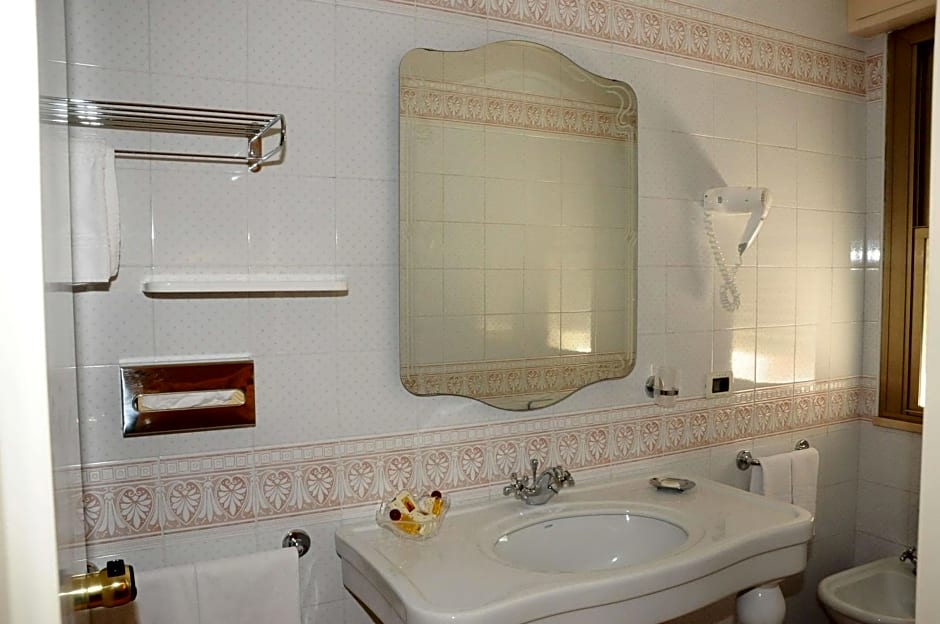 Hotel Globus, Sure Hotel Collection by Best Western