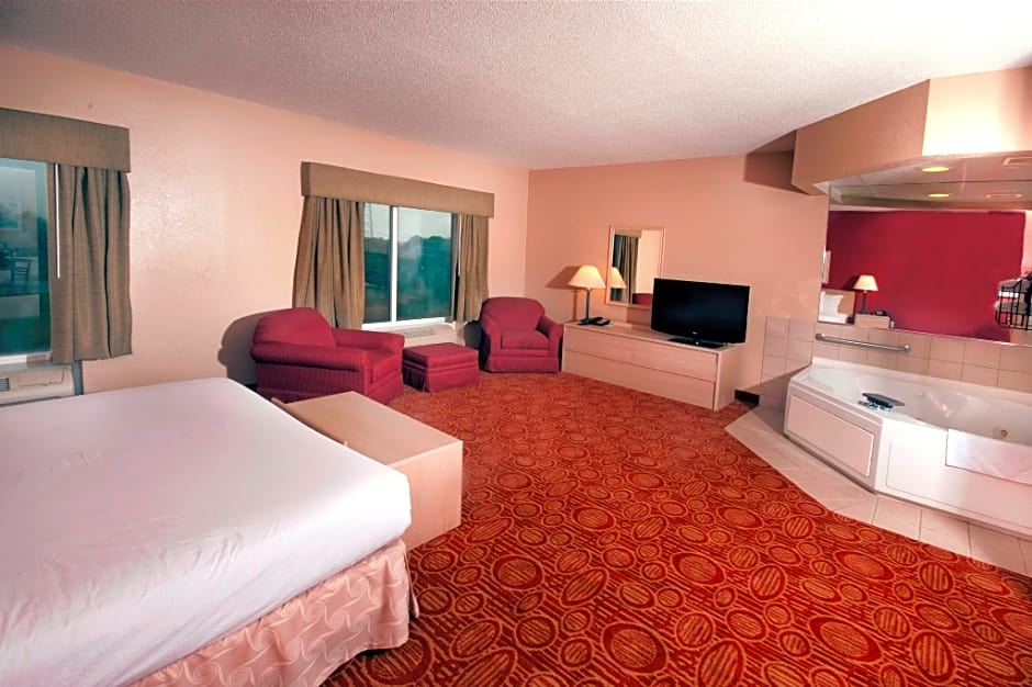Americlnn Hotel & Suites