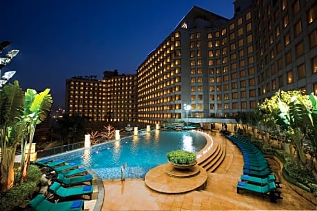 Harbour Plaza Metropolis