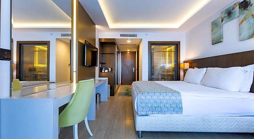 The Nowness Luxury Hotel & Spa