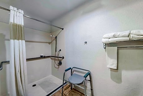 2 Double Beds, Nonsmoking, Accessible