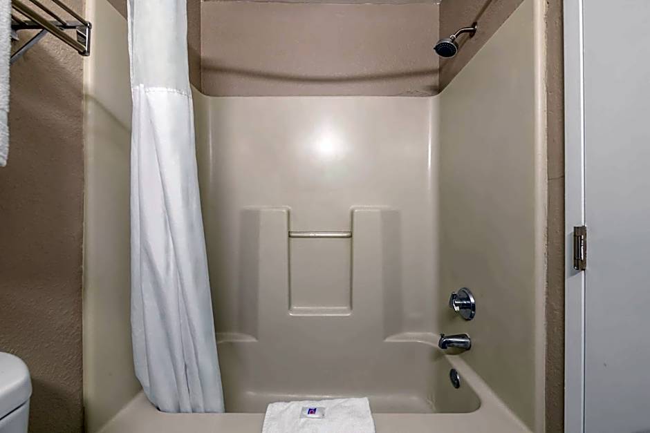 Motel 6 Columbus, GA Columbus Airport