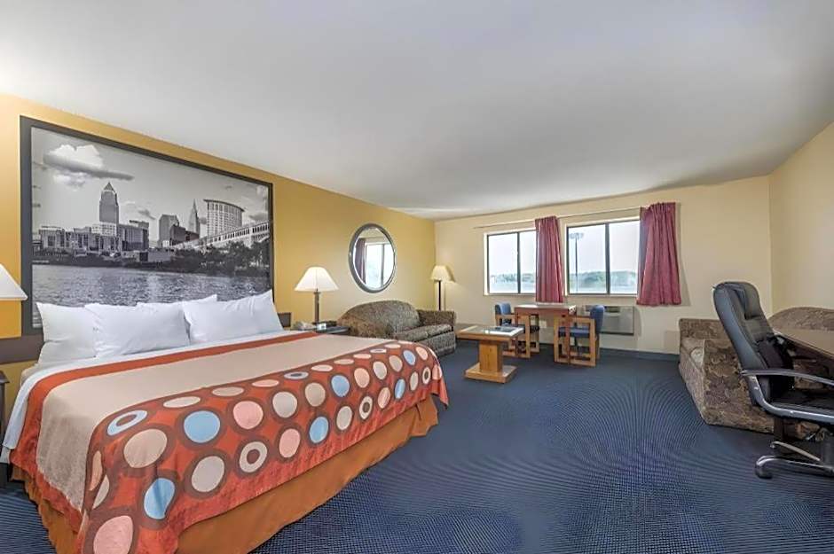 Super 8 by Wyndham Franklin/Middletown Area