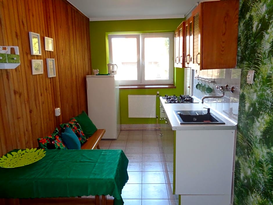 Uroczy Domek Z Ogrodem I Tarasem