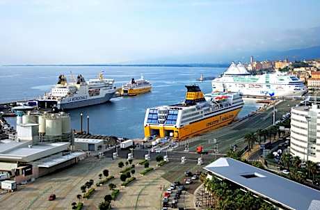 Superior Family Room (5 Adults)