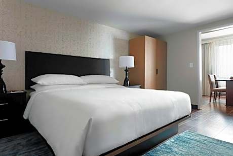 1 Bedroom Suite, 1 King, High floor