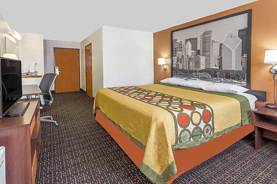 Super 8 by Wyndham Dixon