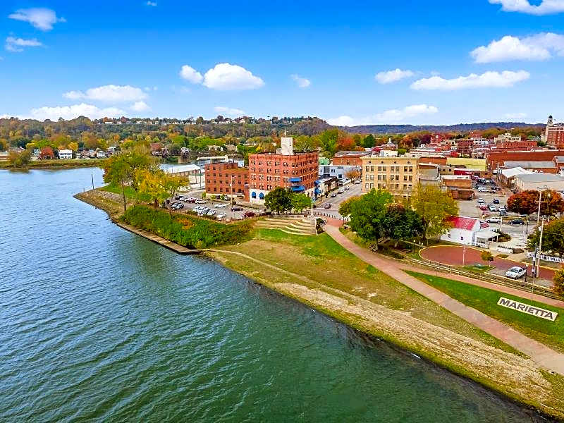 The Lafayette A grand Riverboat Era Hotel