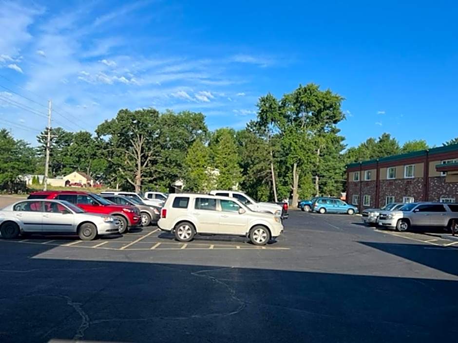 Posh Inn & Suites
