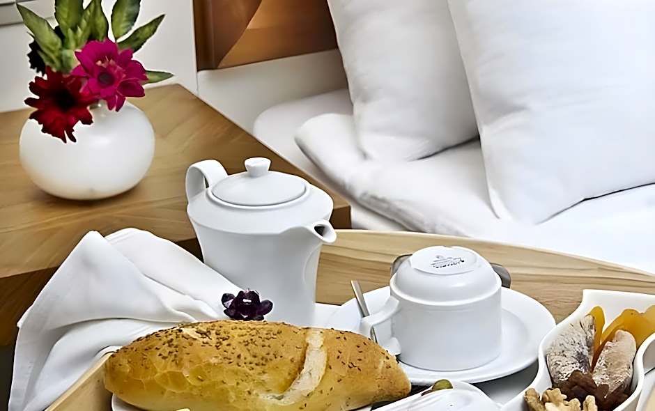 Tugcu Hotel Select