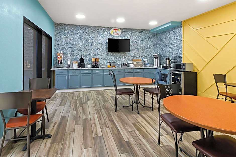 Super 8 by Wyndham Vandalia/Dayton International Airport