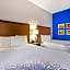 La Quinta Inn & Suites by Wyndham NE Long Beach/Cypress