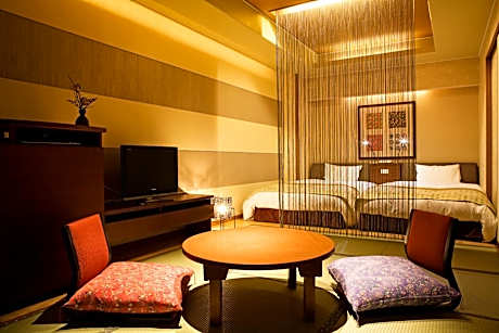 Twin Room with Private External Bathroom