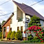 Donguri House