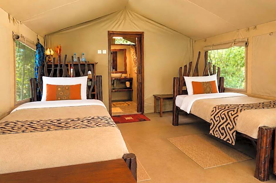 Exploreans Mara River Camp