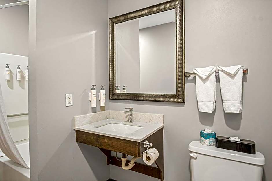 Sonesta Essential Hotels & Suites Kansas City/Blue Springs