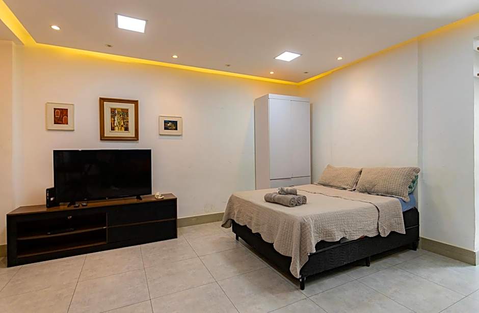 SUH Copacabana 14 Cozy Bohemian Beach Subway!