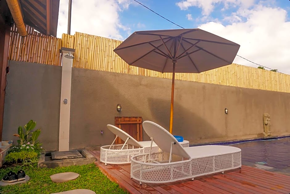 KJ Klumpu Wooden Style Guest House at Canggu
