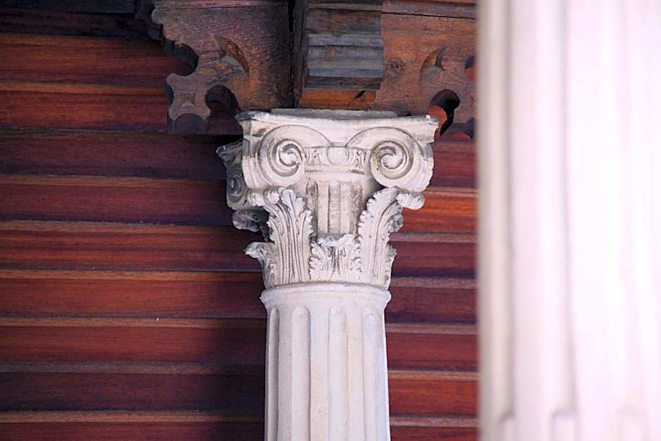 Petit Palace Hotel Tres