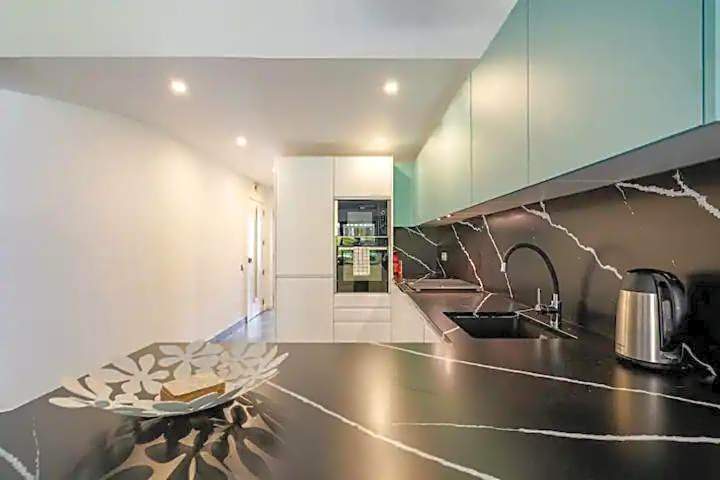 Scarlet's Place - 1 bed Victory Village Quinta Do Lago - beach, nature, lakes