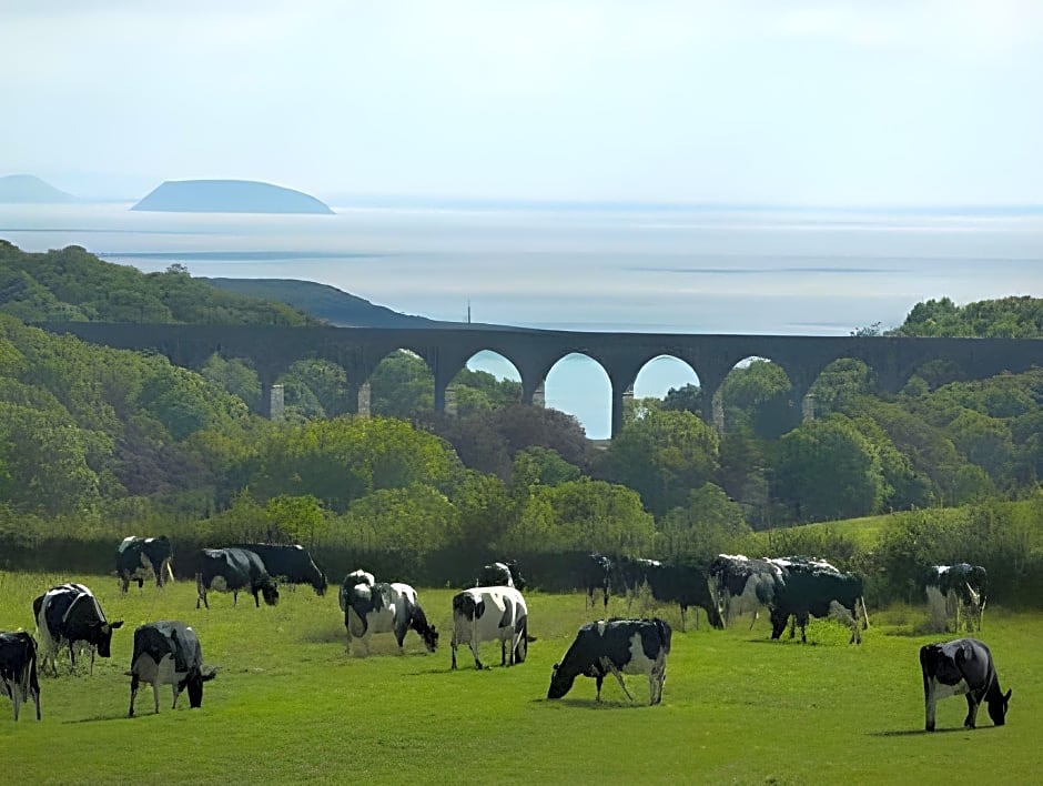 Holiday Inn Express Cardiff Airport By IHG