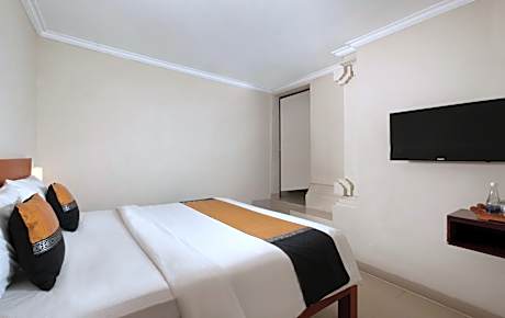 Suite with Garden View