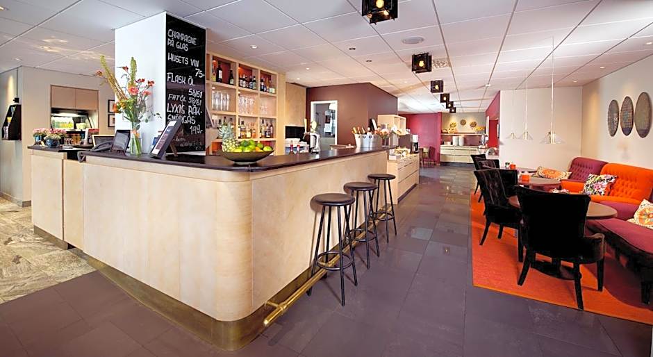 Home Hotel Wellington