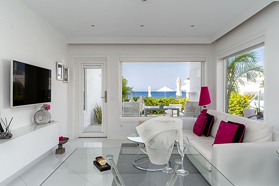 Lani's Suites de Luxe - Adults Only