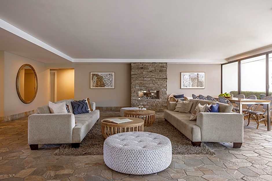 Waves Hotel Byron Bay