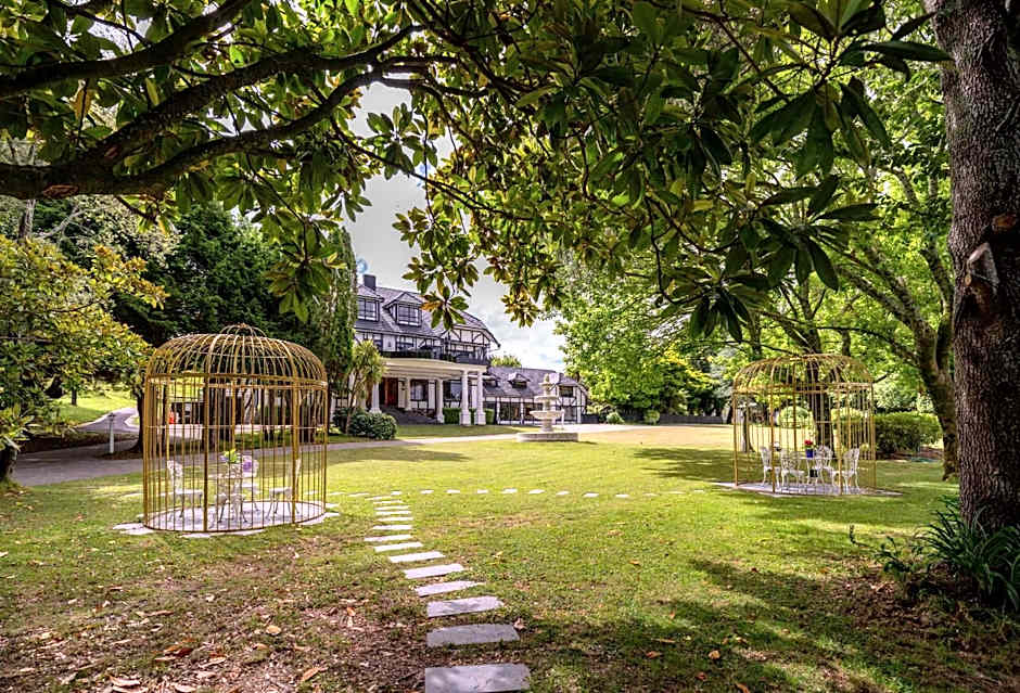 Hana Lodge