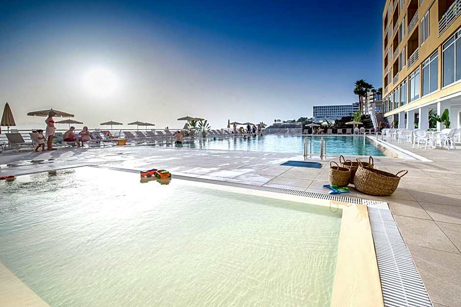 Atlantic Holiday Hotel