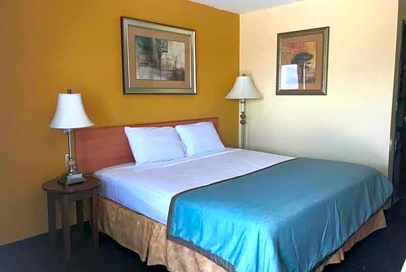 Travelodge by Wyndham Albuquerque East