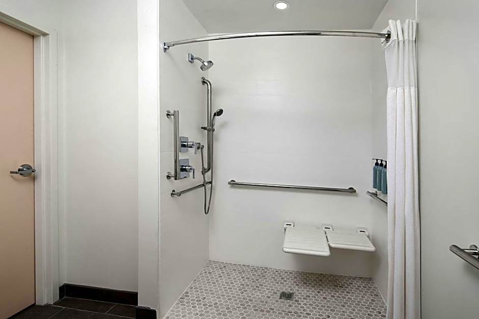 Courtyard by Marriott Chesapeake Greenbrier